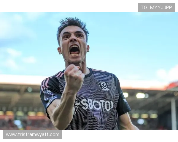 拜仁换血后看似焕然一新，其实连中场都控不住了？