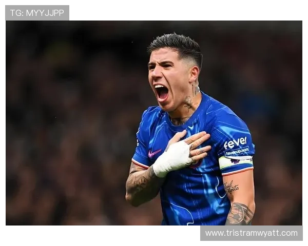 切尔西中场堆积问题逐渐显现：人员冗余与功能重叠开始影响球队整体节奏稳定性